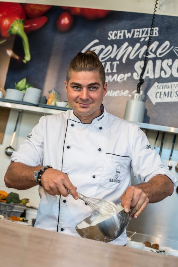 Mirko Buri beim Kochen.